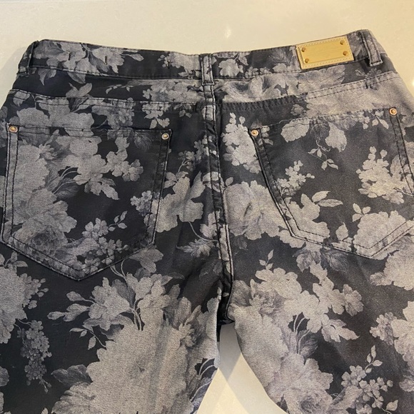 ZARA WOMAN PREMIUM DENIMWEAR COLLECTION Size 28 - Picture 2 of 11